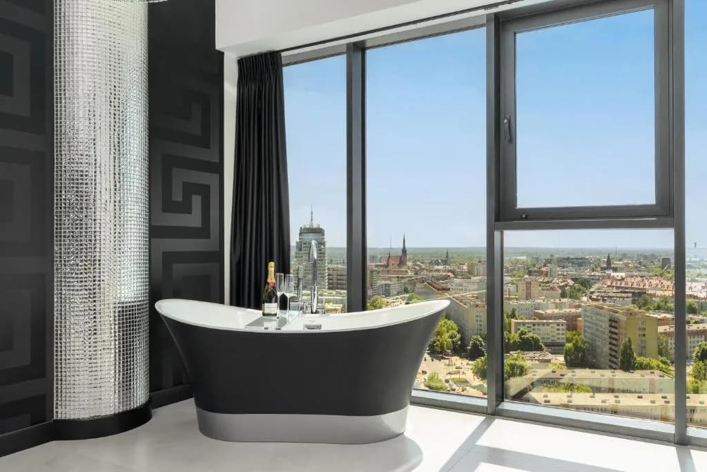 Goldstar Apartament- Wanna z widokiem, 18 Piętro, Hanza Tower Szczecin — zdjęcie obiektu z Booking.com