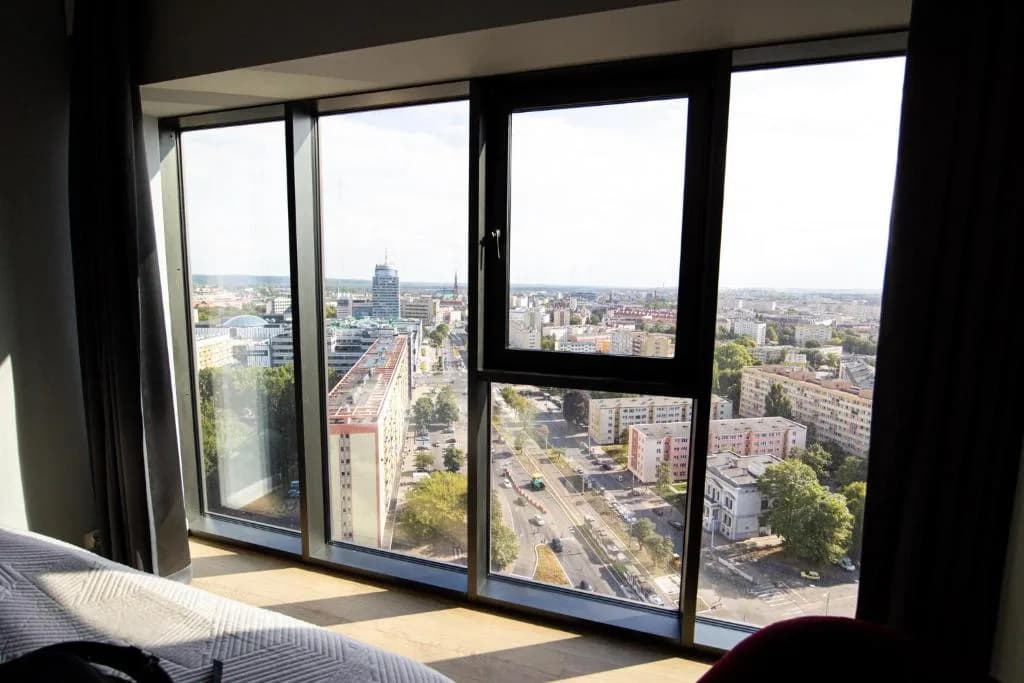 HANZA TOWER Swimming Pool & Spa 18 floor great view studio — zdjęcie obiektu z Booking.com
