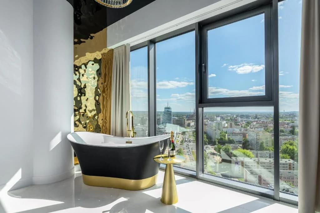 Goldstar Apartament- Wanna z widokiem, 19 Piętro, Hanza Tower Szczecin — zdjęcie obiektu z Booking.com