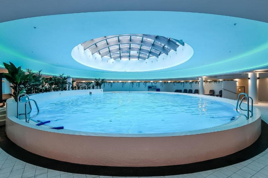 Basen w strefie wellness Hanza Tower w Szczecinie