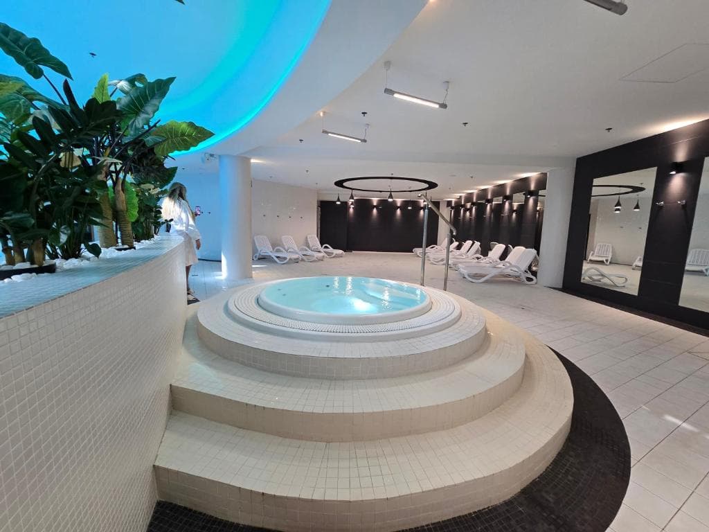 Jacuzzi w strefie wellness Hanza Tower